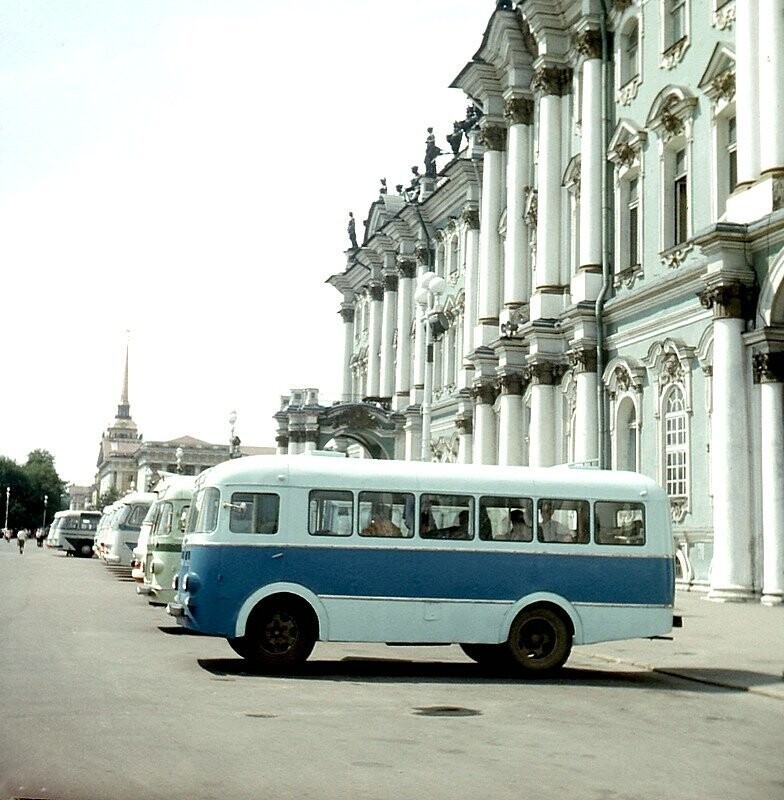 Ленинград. Экскурсионные автобусы.