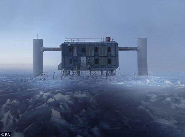 Лаборатория IceCube на Южном Полюсе - крупнейшая нейтринная обсерватория в мире.