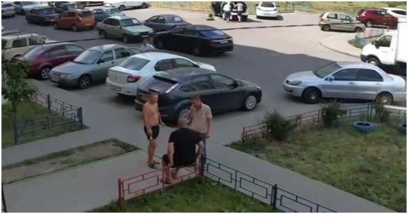 Воронежские алкоголики решили докопаться до вышедшего покурить мужчины. Зря!