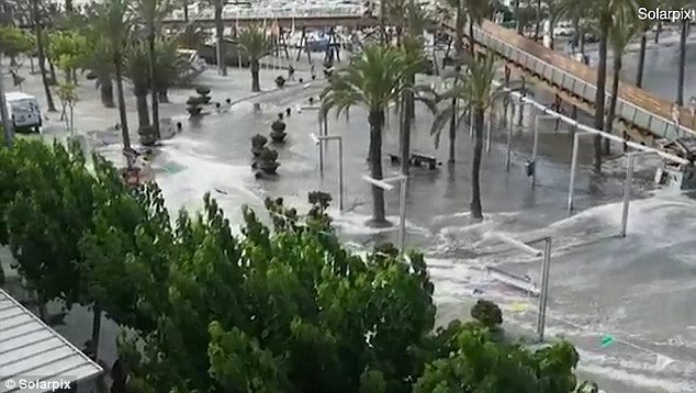 На испанские курорты Мальорку и Менорку обрушилось цунами