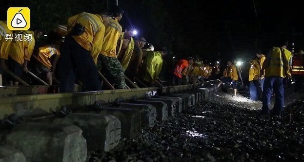 Китайские железнодорожники построили новую ветку за 3,5 часа