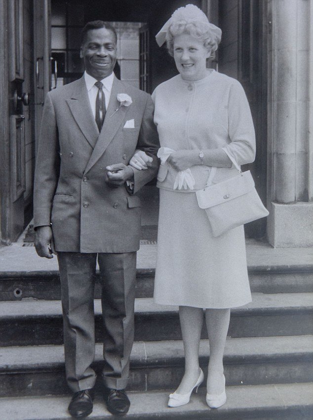 Эндрю и Дорин Огастас в день свадьбы, август 1961 г.