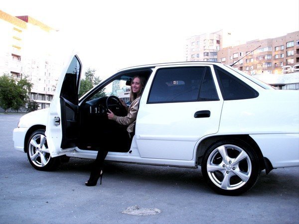 Правительство Узбекистана разрешило тонировку автомобилей с 1 августа