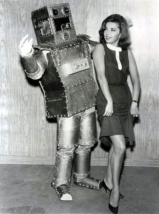 Ретро любовь - космические фантазии о девушках и роботах