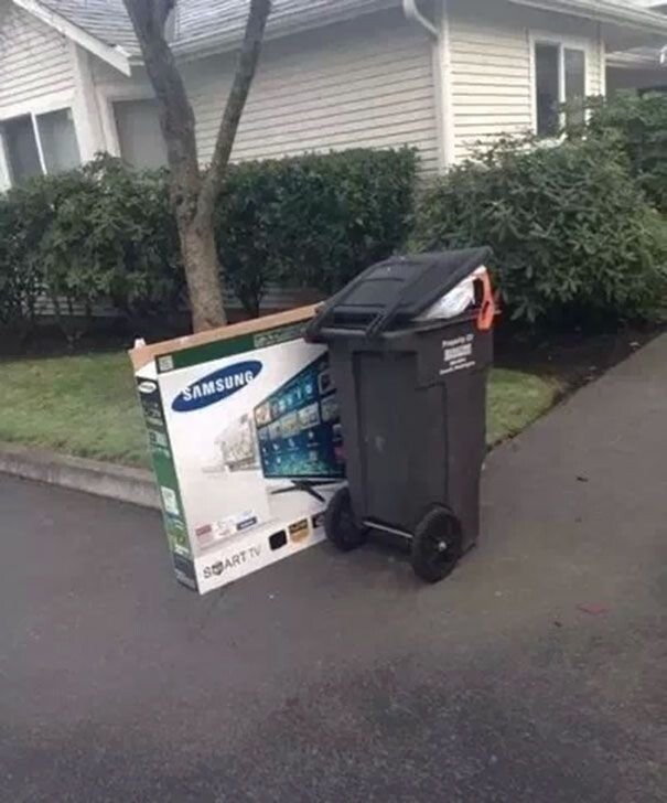 9. Если ты купил телевизор, поставь коробку от него к мусорнику соседа — пусть его ограбят, а не тебя.