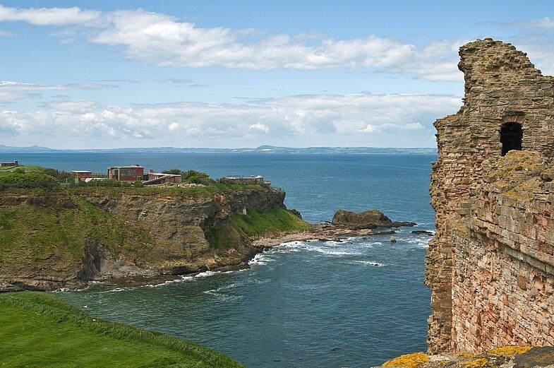 Города и веси: Tantallon Castle