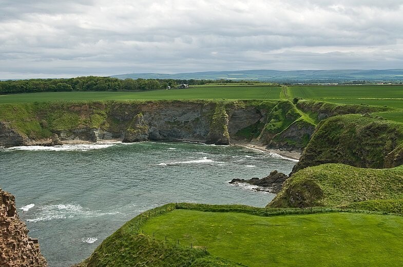 Города и веси: Tantallon Castle