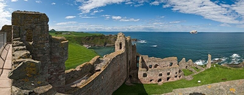 Города и веси: Tantallon Castle