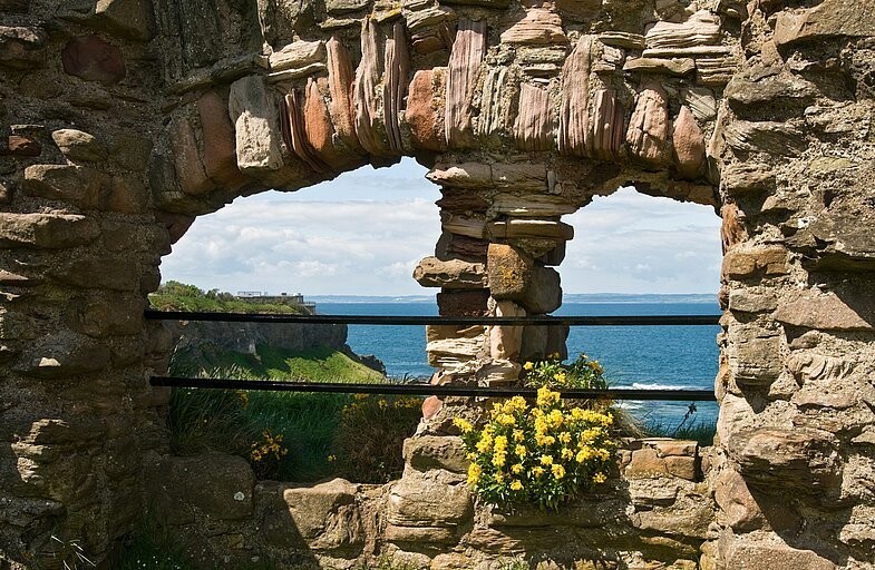 Города и веси: Tantallon Castle