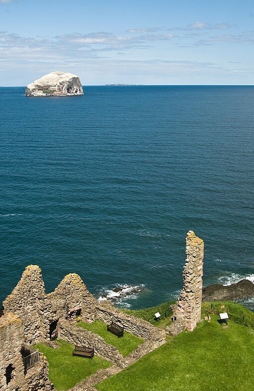 Города и веси: Tantallon Castle