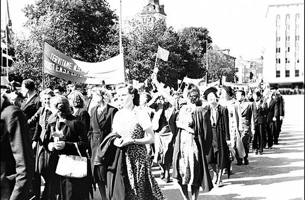 Демонстрация, посвященная принятию Эстонии в состав СССР. Фото: militariorgucoz.ru
