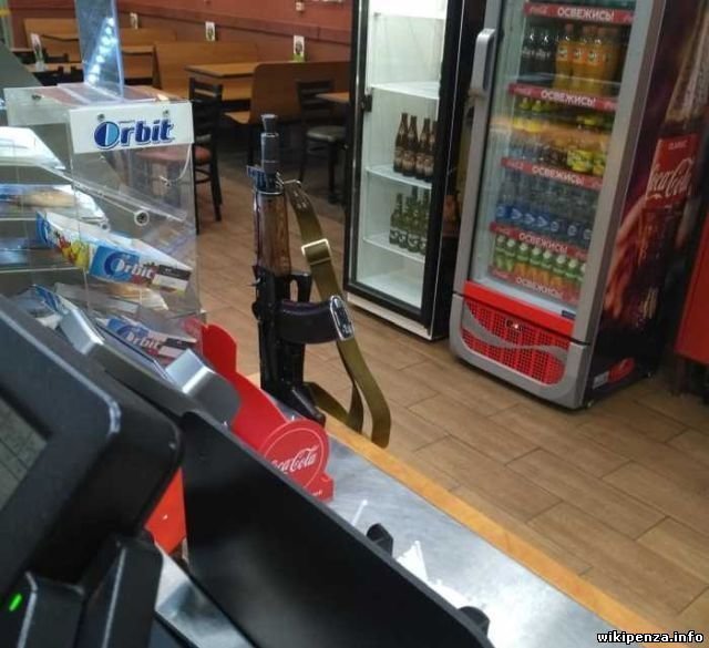 Бойцы ОВО Росгвардии забыли оружие в одном из кафе Санкт-Петербурга