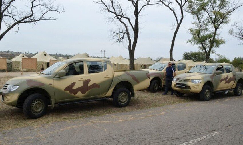 Mitsubishi l200 хаки