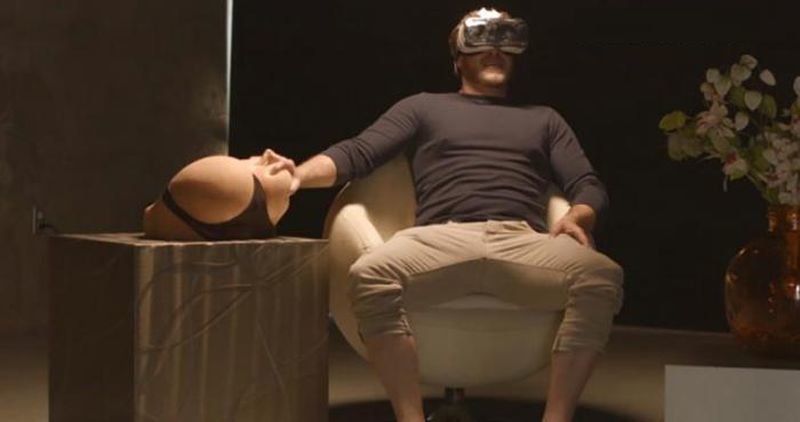 Шлем виртуальной реальности для занятий сексом