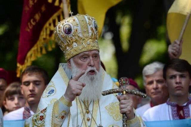 Сказ о том, как гнида Филарет за властью и деньгами гонялся
