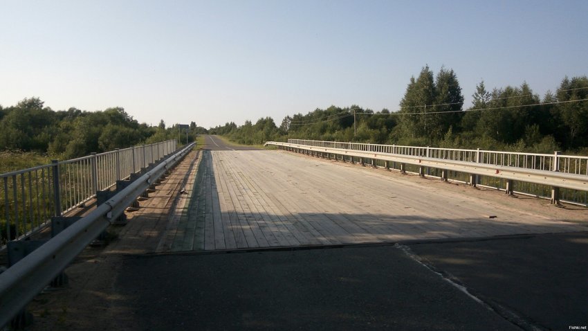 Самый ровный и самый странный мост среди небольших мостов Ярославской области