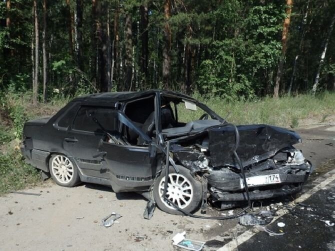 Виновник аварии ранее был лишен водительского удостоверения. 66-летний водитель ВАЗ-2107 погиб на месте ДТП.