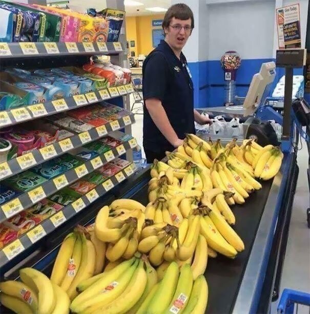 14. Реакция кассира на покупку 100 бананов