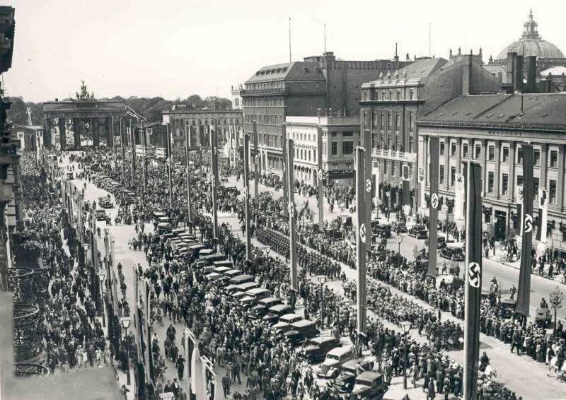 1 августа 1936 — открытие Олимпийских игр в Берлине