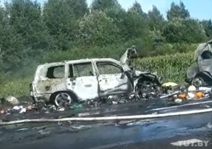 Авария дня. В Беларуси сгорели два автомобиля