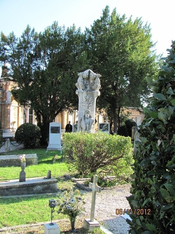 Русские могилы на "острове мертвых" в Венеции