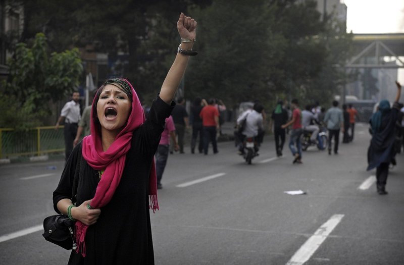 Протесты в Иране: "Смерть Хизбалле, Смерть Хаменеи!"