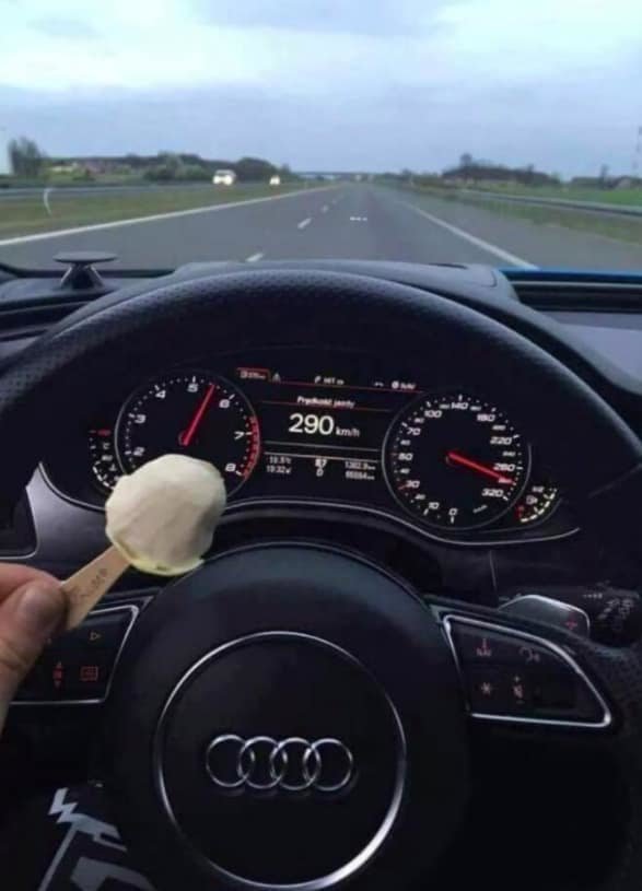 По автомагистрали Германии можно ехать 300 км/ч и кушать мороженое. Попробуй так на наших дорогах!