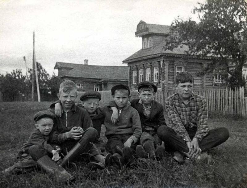 Политические коментарии соцсетей - 556