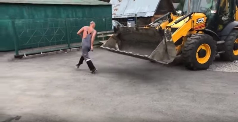 В Кемеровской области тракторист умышленно "разбомбил" недвижимость