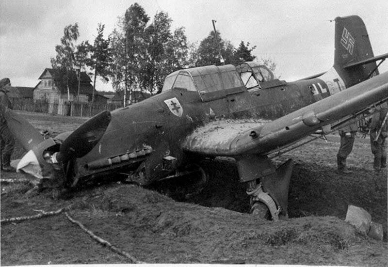 Редкий кадр! Гибель пикирующего бомбардировщика Ju-87