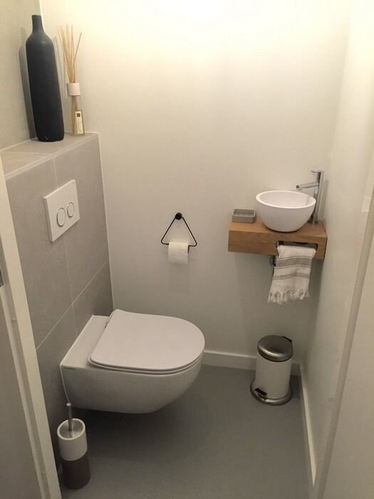 15 интересных решений для 2 м², которые помогут грамотно обустроить крошечный туалет