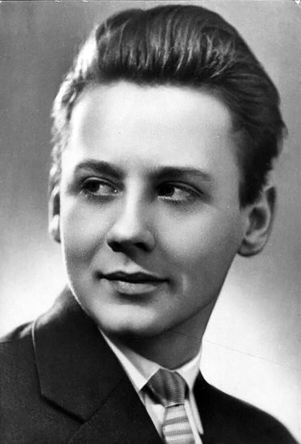 17 августа 1935 года родился Олег Павлович Табаков