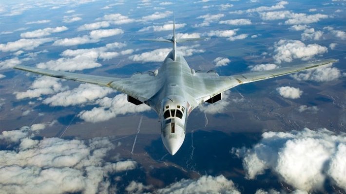 Достаём до Америки : Ракетоносцы Ту-160 переброшены на "аэродром подскока"