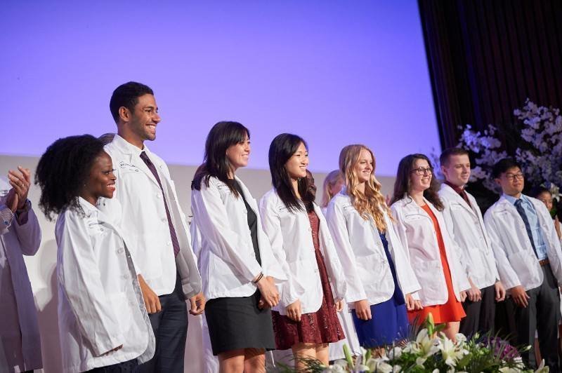 Американский университет ввел бесплатное обучение для всех студентов-медиков
