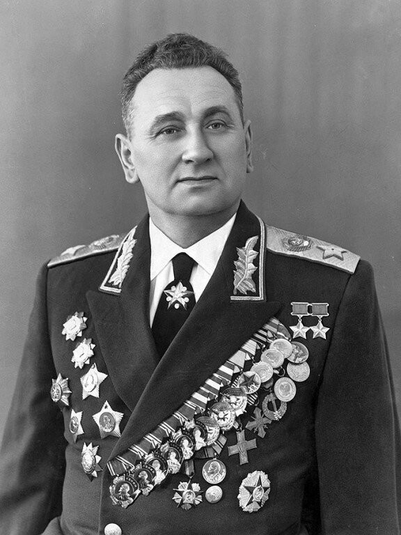 Политические коментарии соцсетей - 562