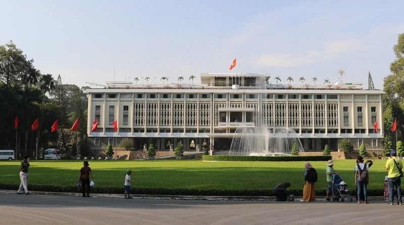 13. Здание правительства в Хошимине (Вьетнам)
