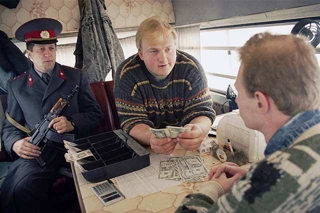 Тяжелые воспоминания о дефолте 1998 года