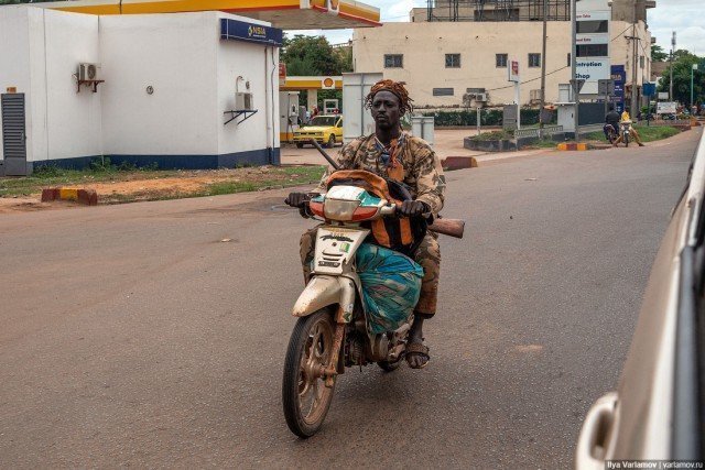 Мали: колдуны,женщины и дороги!
