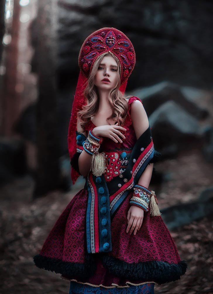 Лесные принцессы и русалки: пермский фотограф снимает сказочных красавиц в лесах Прикамья