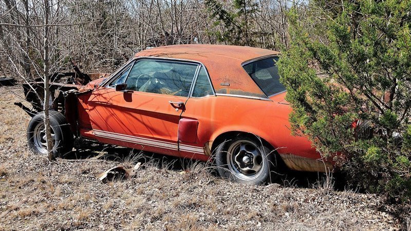 Mustang "Little Red" от Shelby простоял 20 лет под открытым небом