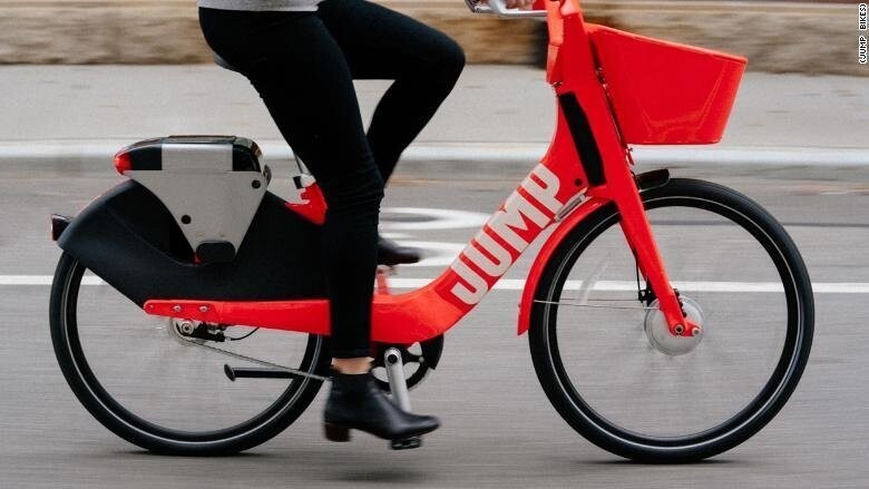 Uber пересадит пассажиров на самокаты и велосипеды