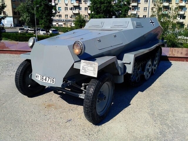 Sd.Kfz.250/1 (Sonderkraftfahrzeug 250/1)