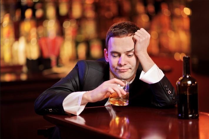 В чем разница между алкоголизмом и просто привычкой выпить