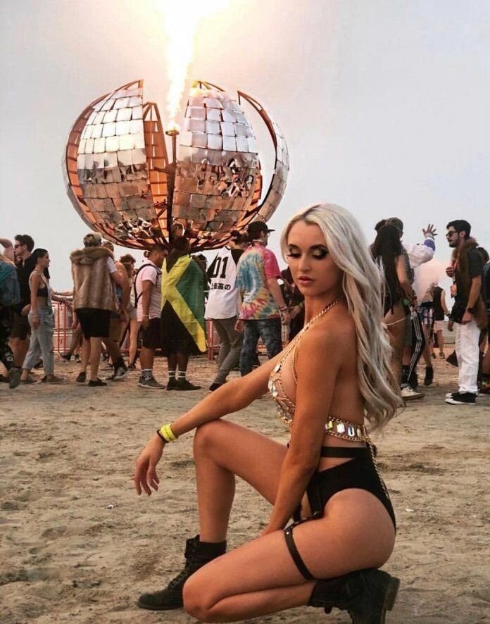 30 самых горячих девушек с фестиваля света и огня «Burning Man 2018»