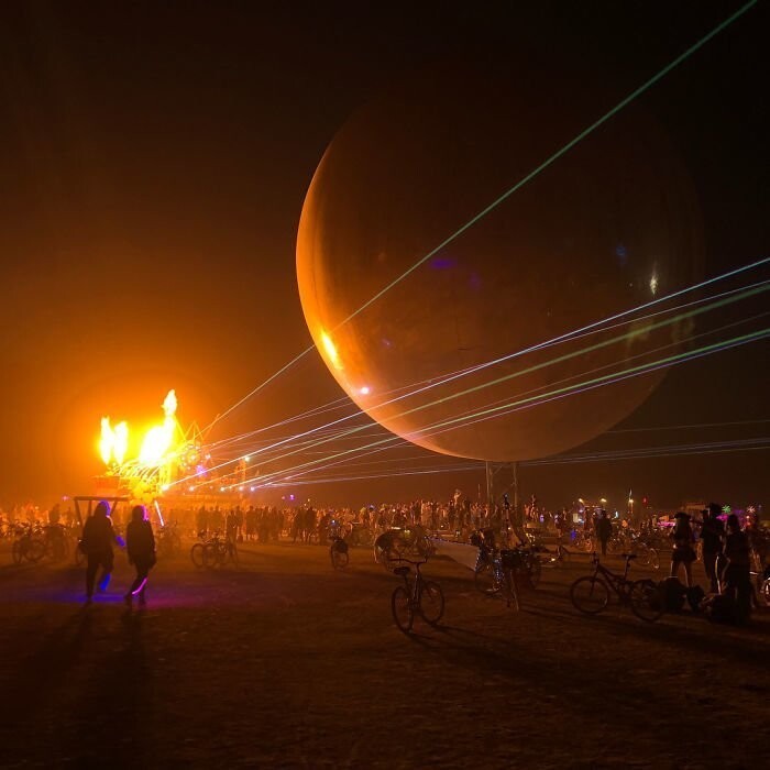 Невероятные снимки с самого безумного фестиваля планеты