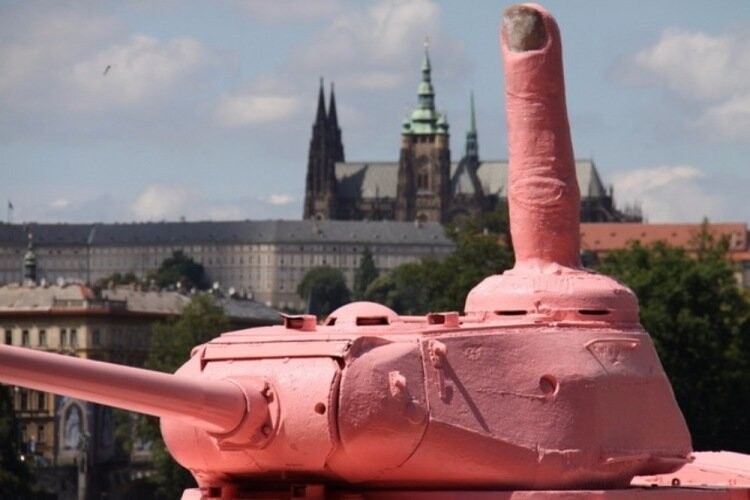 История танка-памятника в Праге