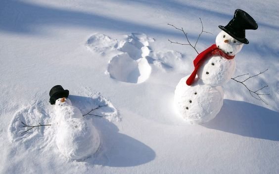 15. Снеговики тоже умеют делать «бабочку» на снегу.