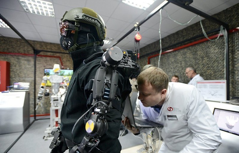 Стали известны сроки поставки в ВС РФ боевых автономных роботов