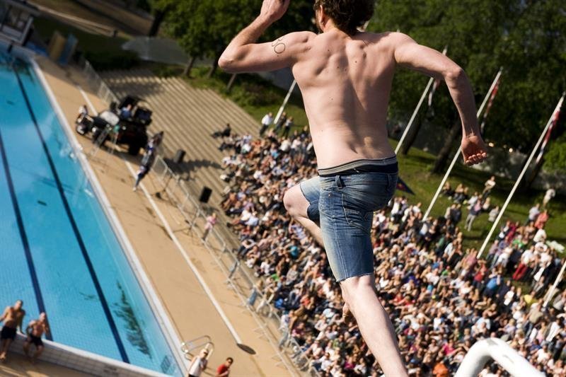 Своя атмосфера: норвежский чемпионат по прыжкам в воду плашмя