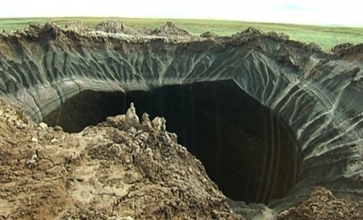 Геологи объяснили появление гигантских кратеров на полуострове Ямал в Сибири